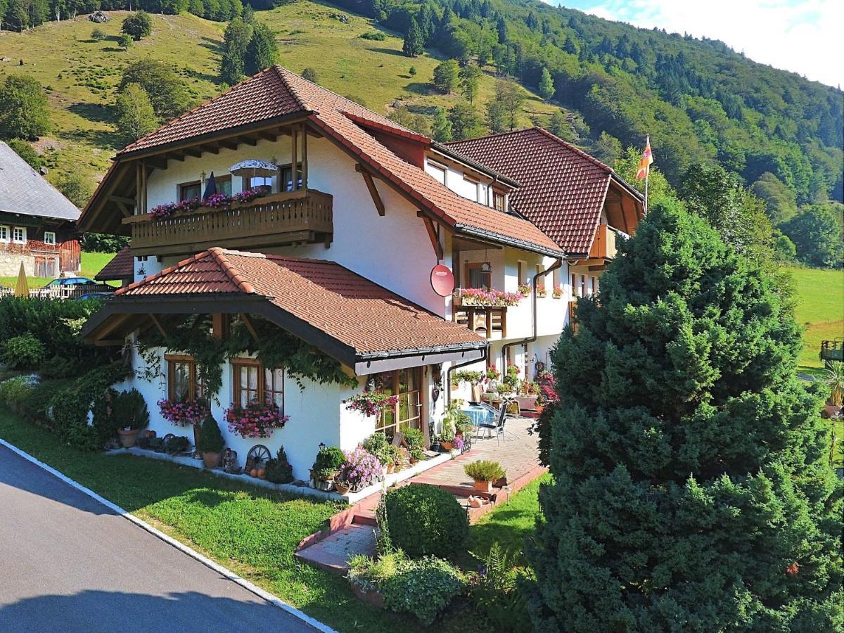 Apartment In Brandenberg With Terrace Todtnau Ruang foto